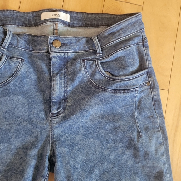 Brax straight leg jeans with floral pattern - Picture 2 of 10